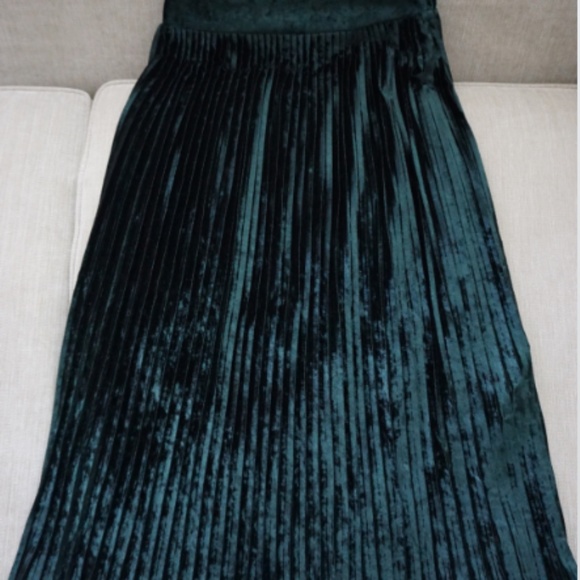 NWT Zara pleated velvet skirt Medium - Picture 7 of 13